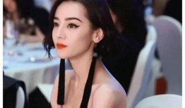 四字女星吃瓜爆料视频,娱乐圈风云再起